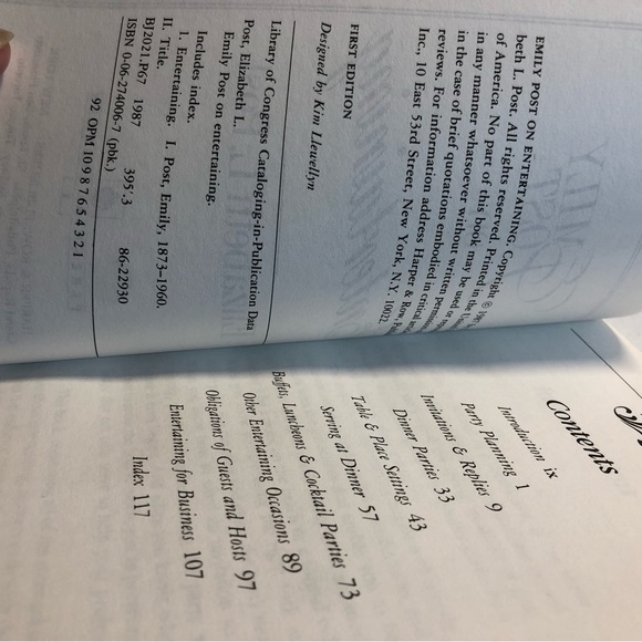 EMILY POST on Entertaining by Elizabeth L. Post 1992 Paperback - Picture 5 of 9